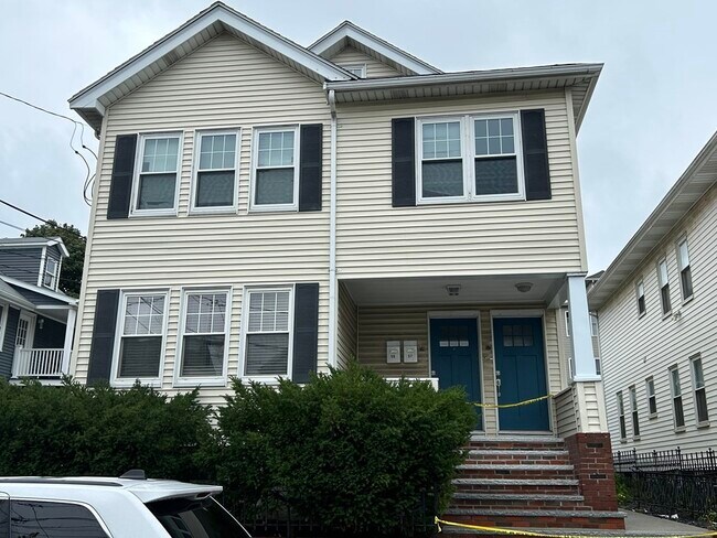 Building Photo - 59 Puritan Rd Unit 1