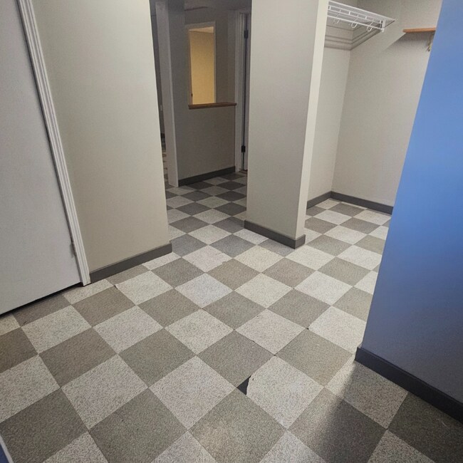 Photo - 10904-1093A 93a St