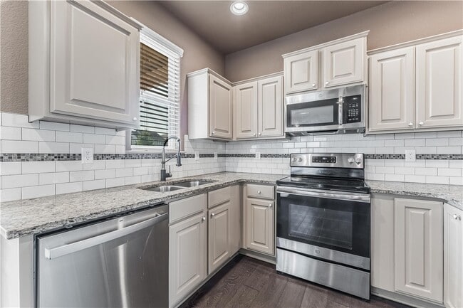 Photo - 3814 SW Peachwood Dr