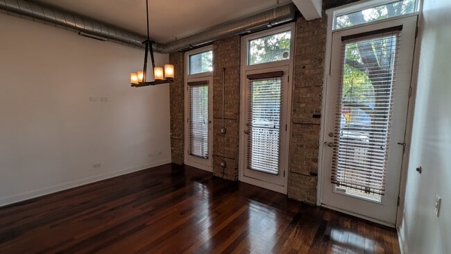 Photo - 1222 W Hubbard St Unit 1F