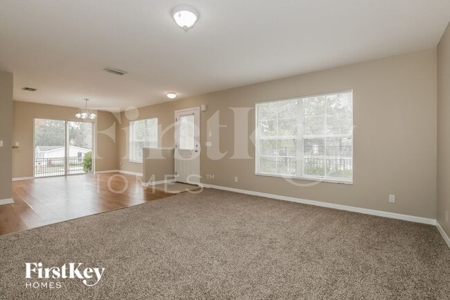 Photo - 228 Drawbridge Ln