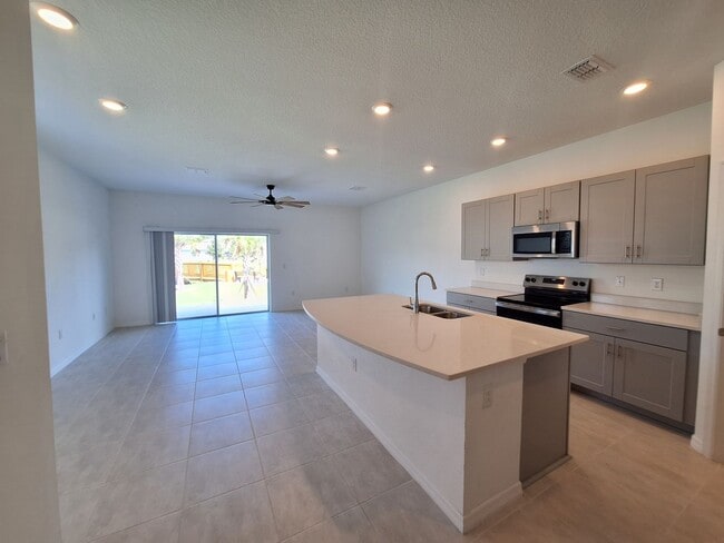 Photo - 211 Riverfront Wy