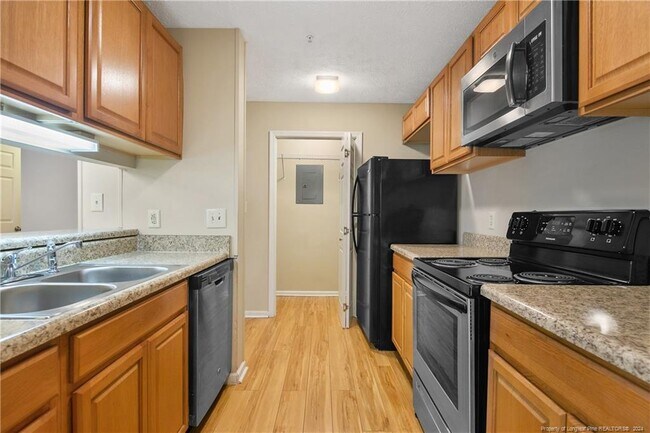 Photo - 283 Waterdown Dr