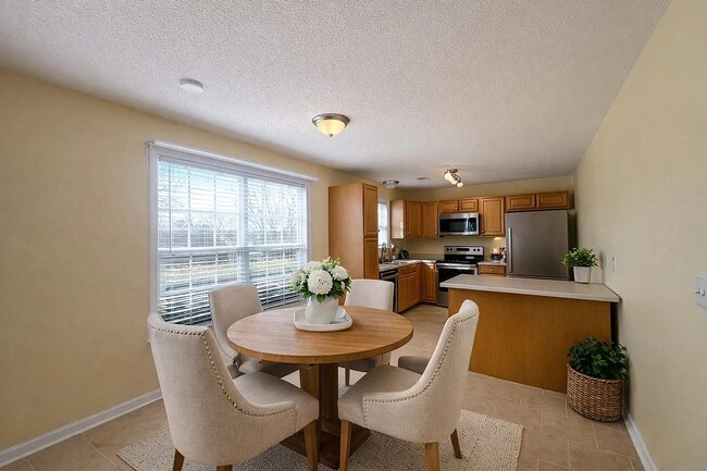 Photo - 902 Veryfine Dr