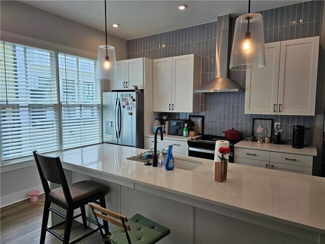 Photo - 732 Perch Pl