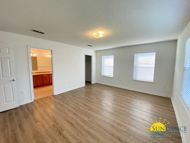 Photo - 217 Limestone Cir