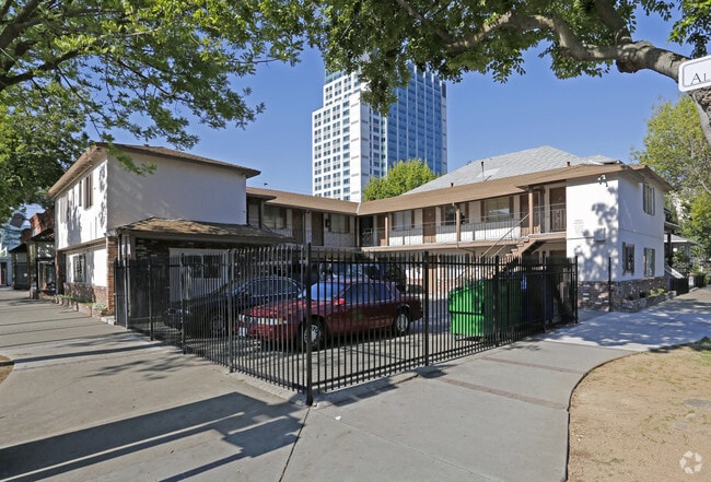 Building Photo - Midtown Apartments