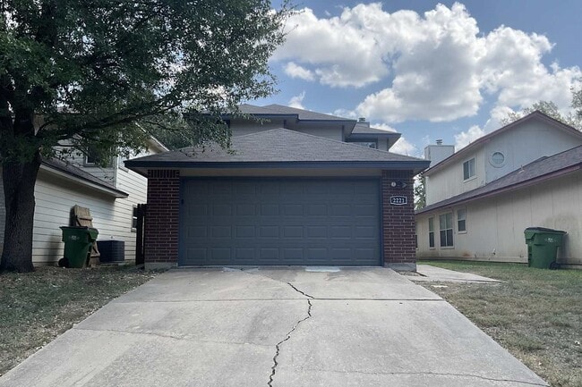 Building Photo - 2221 Jasmine Path