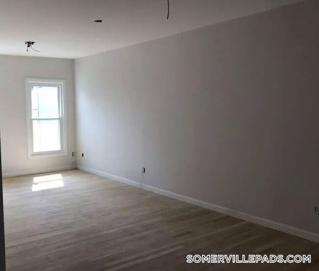 Photo - 160 Broadway Unit 3