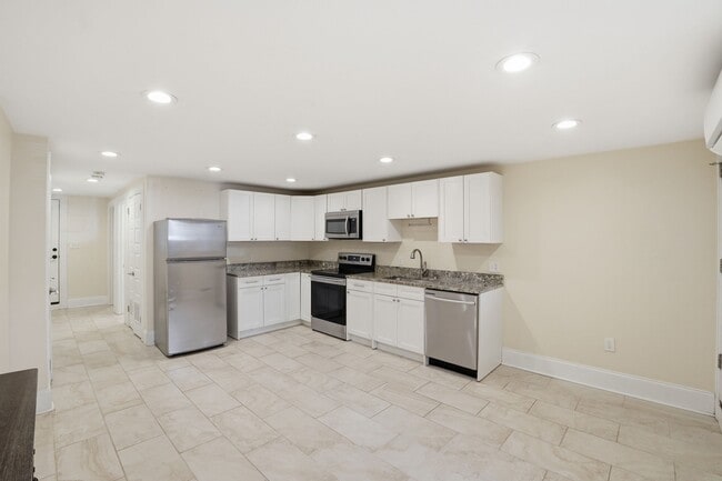 Photo - 1004 11th St NE