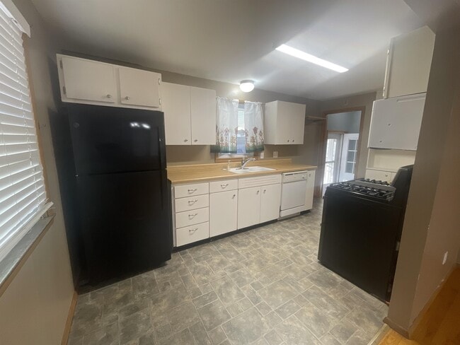 Photo - 2401 Brockman St