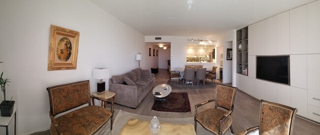 Building Photo - 321 S San Vicente Blvd Unit 601