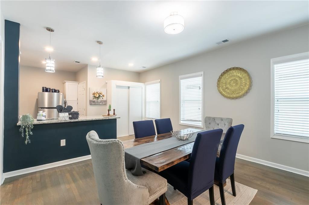 Photo - 864 Dill Ave SW