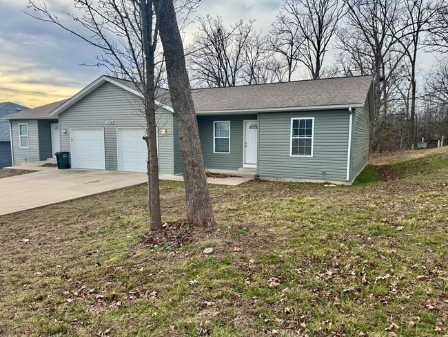 Photo - 3 Bedroom 2 bath duplex