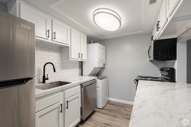 1BR, 1BA - 688FS
