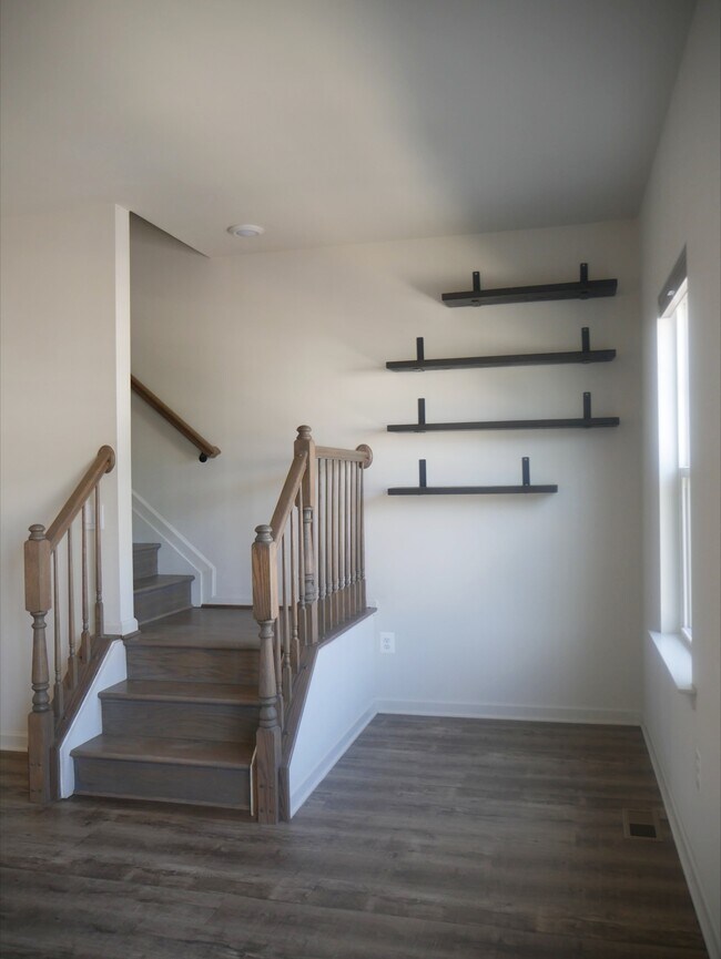 Photo - 2517 Drake Ln