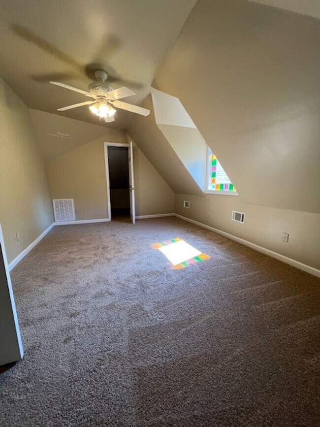 Photo - 4 Bedroom, 3 Bath Home