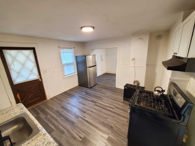 Photo - 2-Bedroom Home with Private Yard – Convenient Albany Location