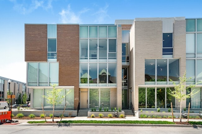 Photo - 2805 Brush St