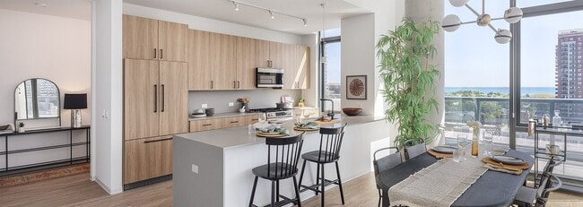 Photo - 1707 S Michigan Ave
