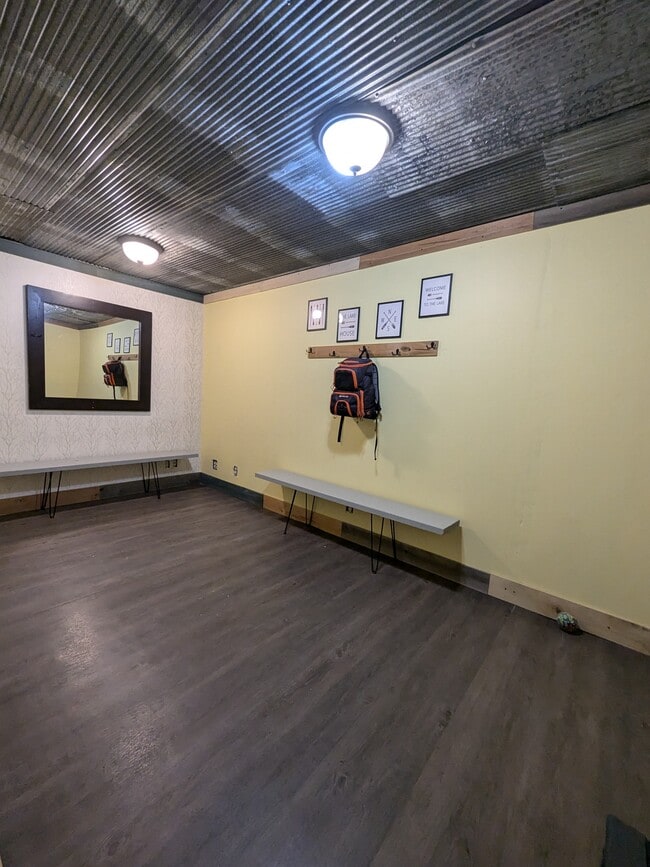 1810 60th Ave