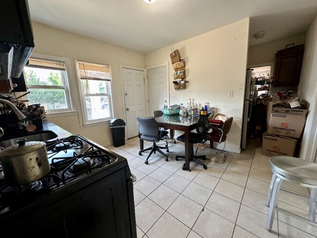 Photo - 30 Linden St