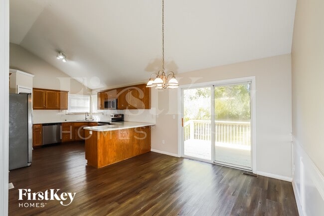 Photo - 8024 N Spruce Ave