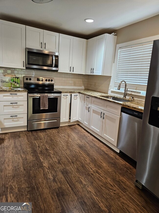 Photo - 686 Center Hill Ave NW