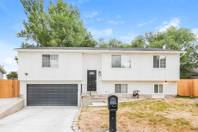 Photo - 7987 S 2760 W Casa