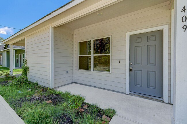 Building Photo - Charming 3 Bed, 2 Bath Home in Science Hill Subdivision*New Construction*