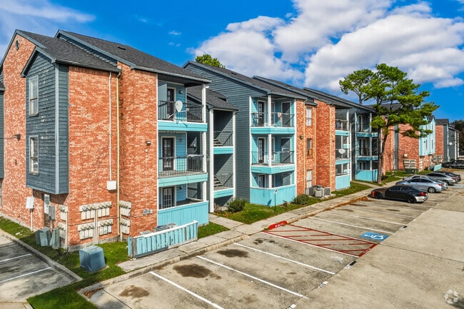 Building Photo - Canfield Lakes