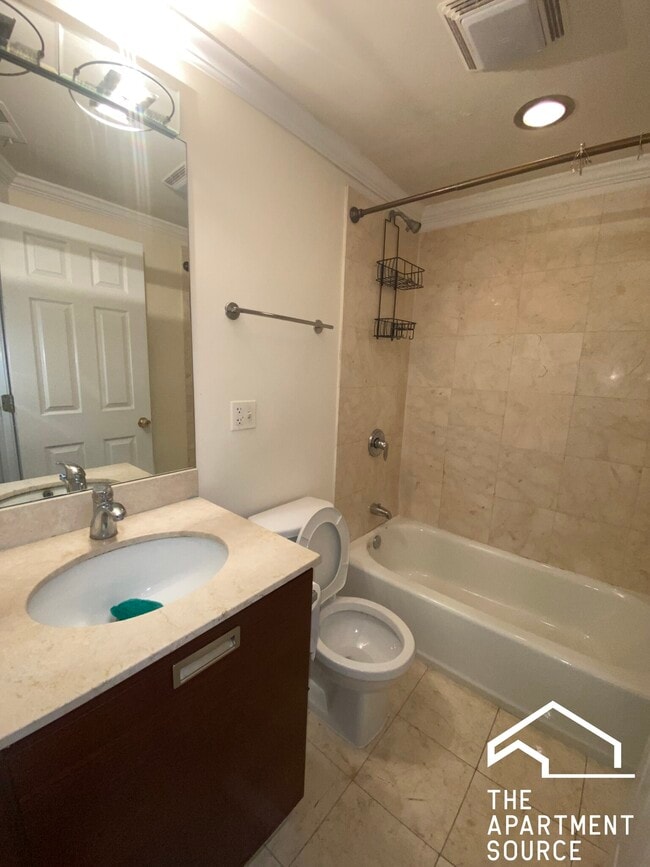 Photo - 6947 N Oakley Ave Unit 1