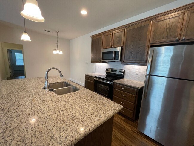 Building Photo - 8033-8035 Arbor Unit 8033