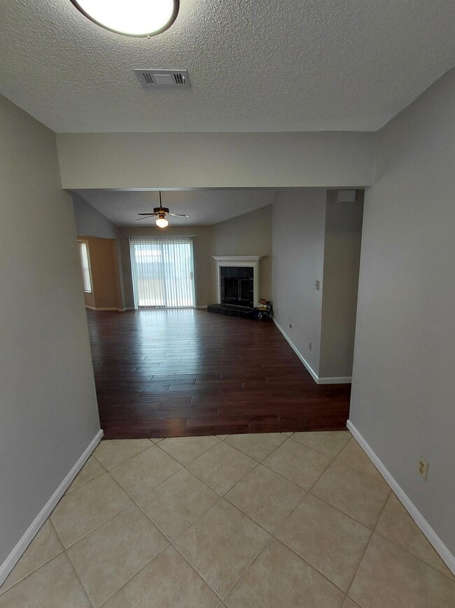 Photo - 1347 Lawndale Rd