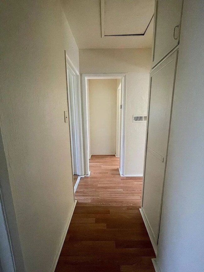 Building Photo - Figueroa Unit B Rental