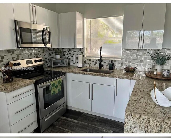 Photo - 6411 SW 20th St