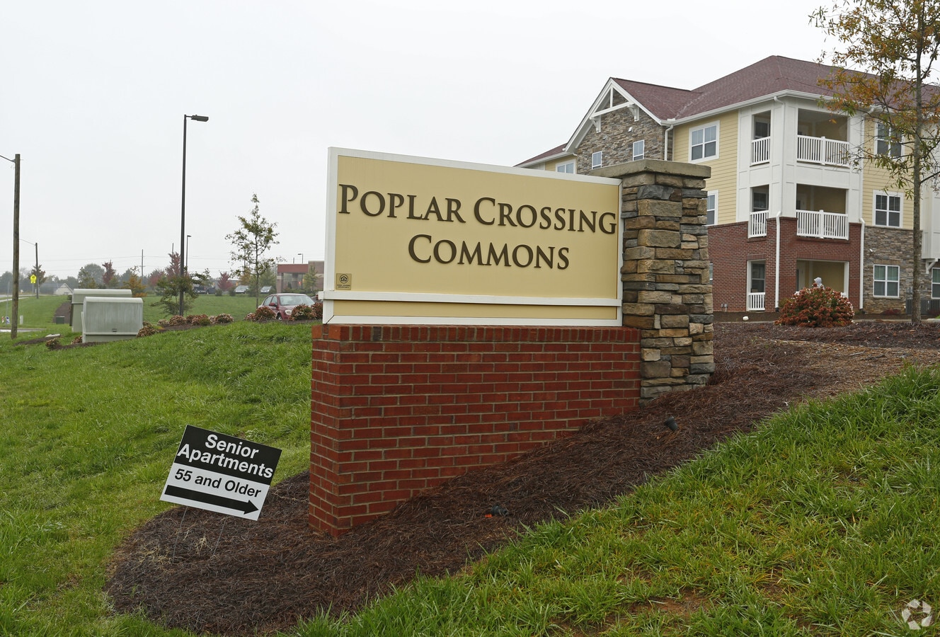 Photo - Poplar Crossing Commons