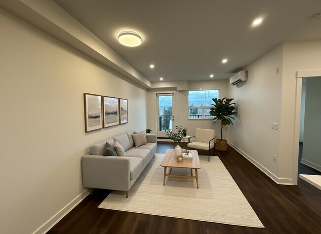 Photo - 5382-200 200 St