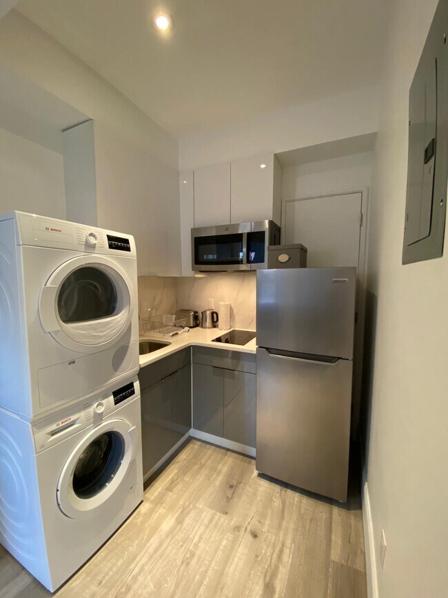 85 2nd Ave