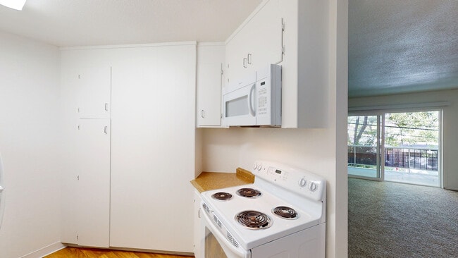 Photo - 1821 Lincoln Ave Unit 210