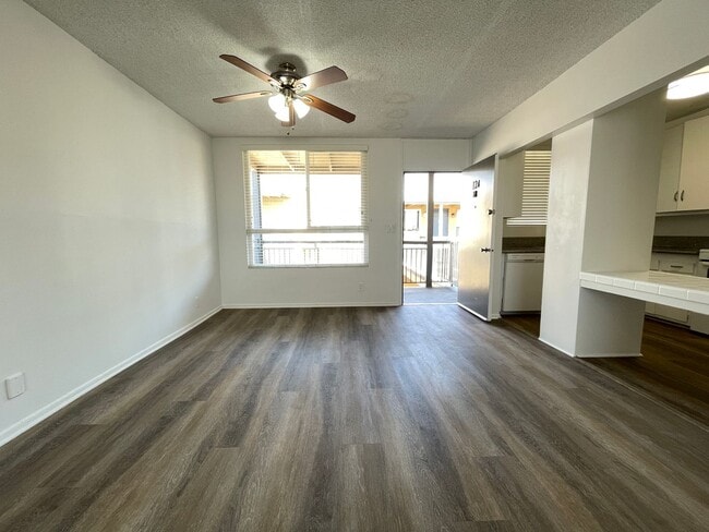 Photo - 7351 Variel Ave