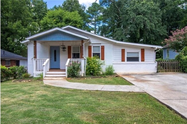 Building Photo - 1329 Plaza Ave SW