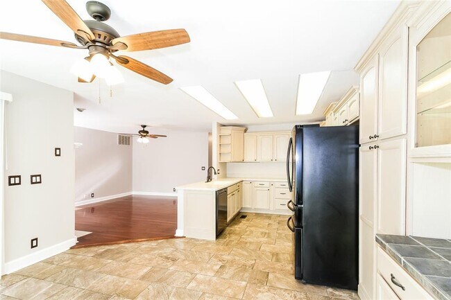 Photo - 2020 Sunflower St