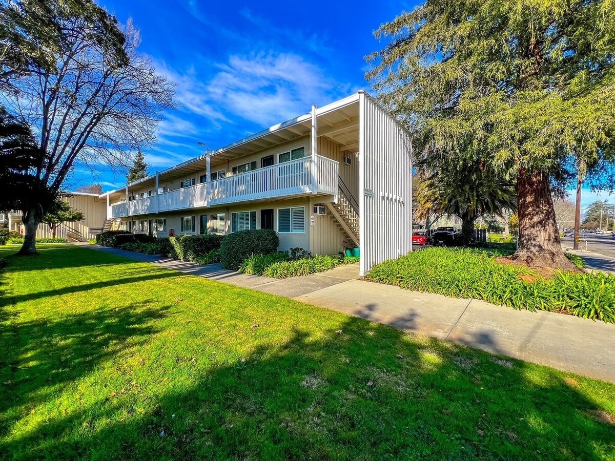 Seminary, 449-479* - Seminary, 449-479*