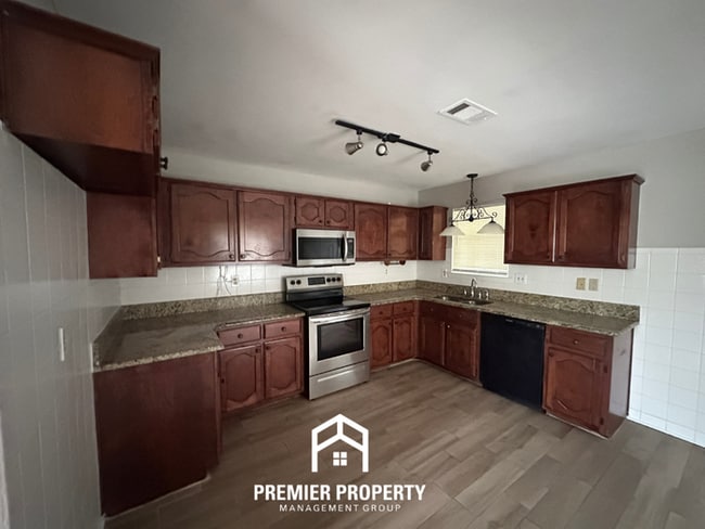 Photo - Modern 3BR/2.5BA Cordova Home | Granite Counters, Vaulted Ceilings & Soaking Tub