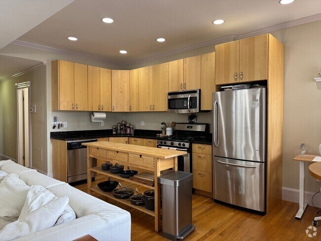 Building Photo - 37 Mt Vernon St Unit 2R Rental