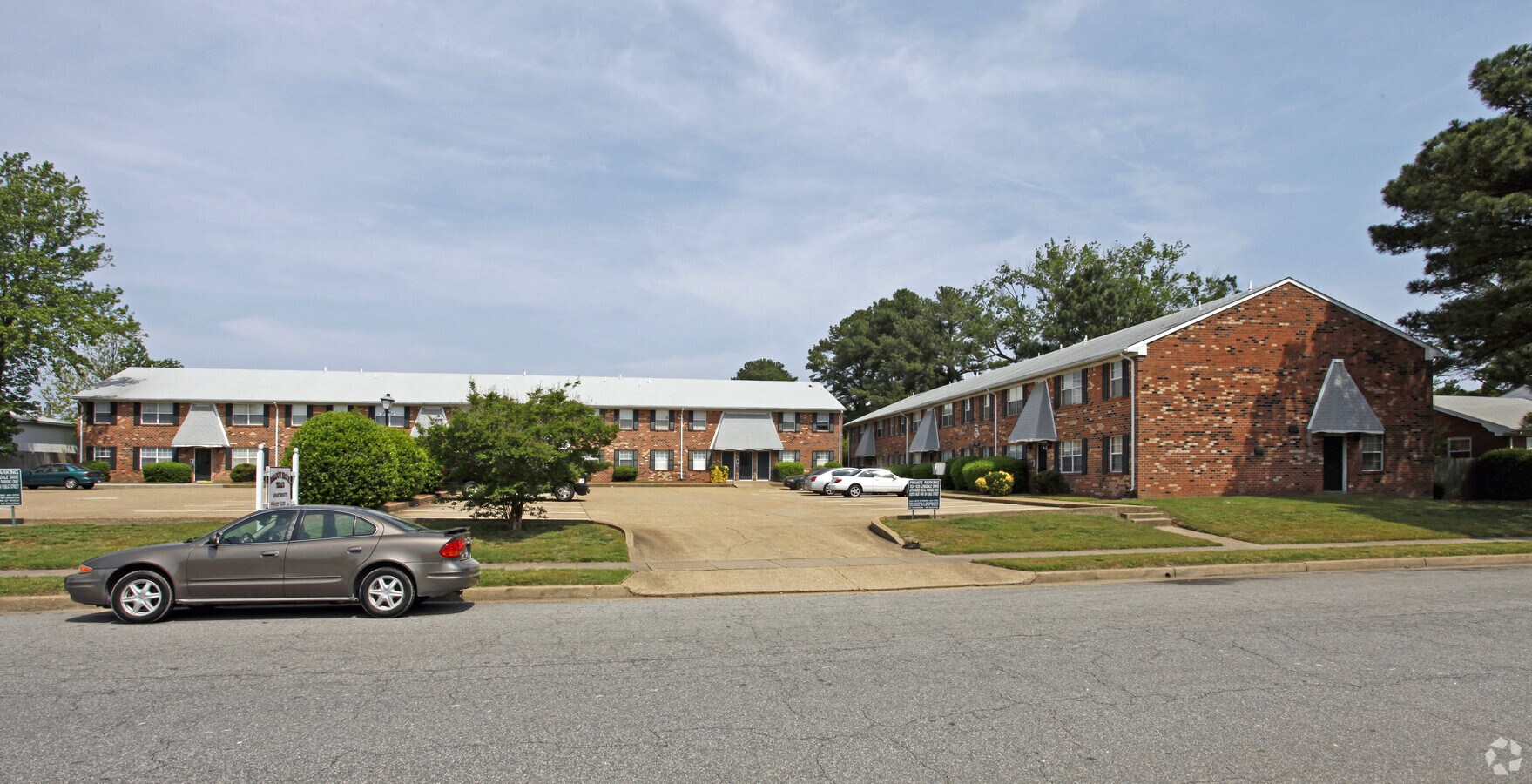 Meadow Brook Terrace - Meadow Brook Terrace Apartments
