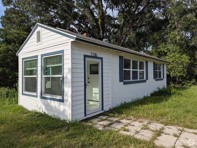 Building Photo - 1106 NE 10th Pl Rental