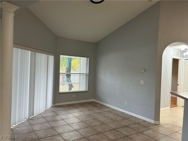 Building Photo - 1321 SW 25th St