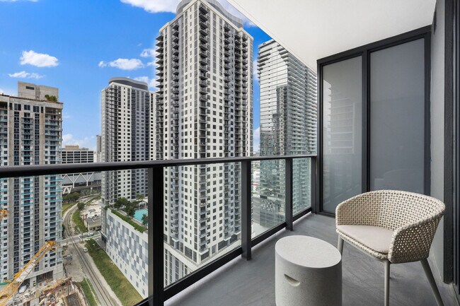 Photo - 159 NE 6th St Unidad FL21-ID1036364P